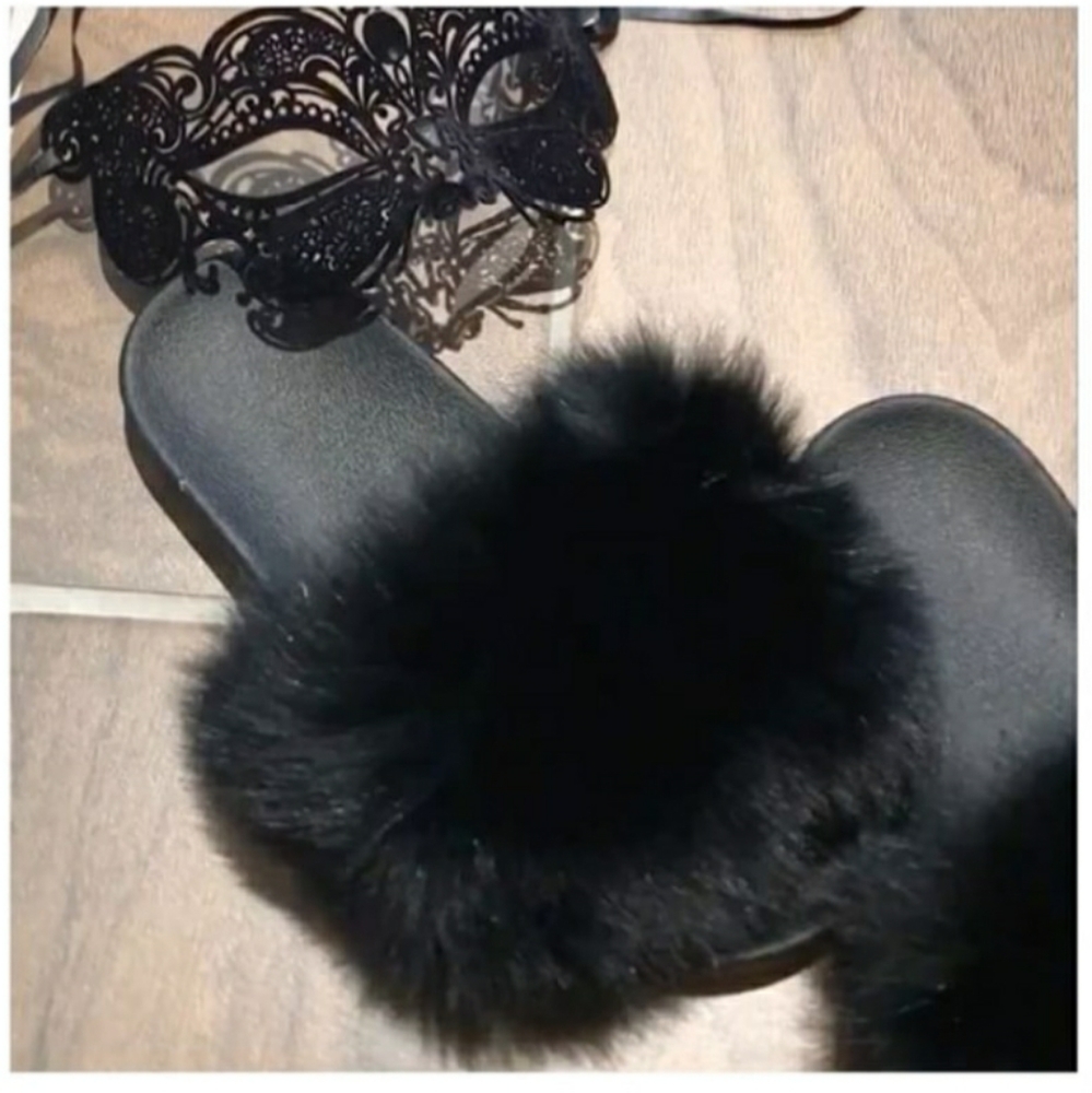 Fox  Fur Slides